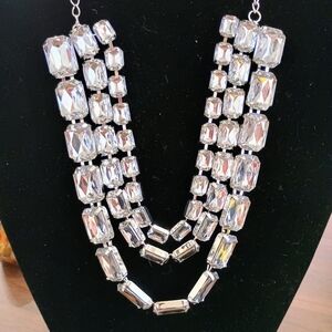 Elegant Silver Crystal Lightweight Necklace